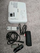 Epson EX3220 3LCD Projector Portable Model H552A Home Theatre 1080p HDMI EXTRAS