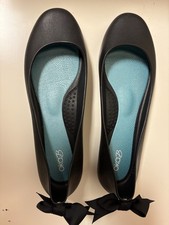 OKA-B Ballet Flats With Bows Womens Size 9 Matte Black Slip on Made in USA