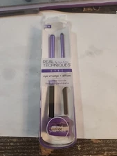 Real Techniques EYES-Eye Smudge + Difuse Brush Set   Plus Bonus Sharpener