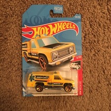 2021 Hot Wheels #206 HW Rescue 3/10 HW RAPID RESPONDER Yellow w/Copper 5 Spokes