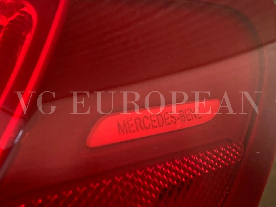 Lanterna traseira direita genuína Mercedes-Benz CLA-Class NOVA CLA250 CLA45 AMG - Imagem 2 de 4