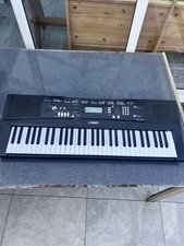 Yamaha EZ-220 Digital Keyboard with 61 Keys - Black