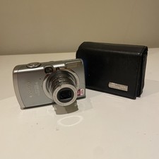 Canon IXUS 800 IS Compact Digital Camera Silver With Case