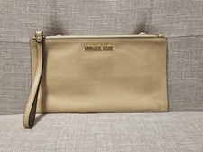 MICHAEL KORS JET SET TRAVEL LARGE CLUTCH LEATHER WRISTLET CAMEL