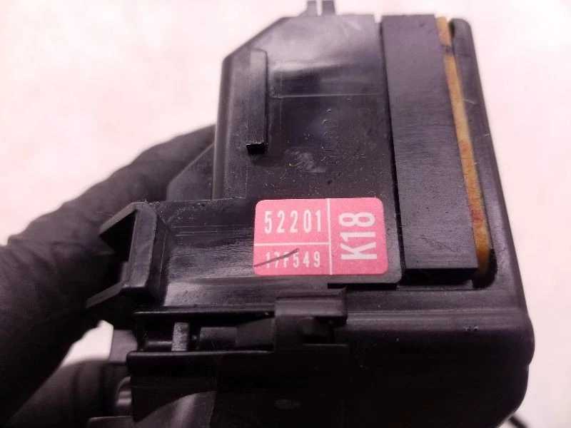 MONTAJE INTERRUPTOR COLUMNA DIRECCIÓN TOYOTA YARIS 12 13 14 15 16 17 Foto 4 de 4