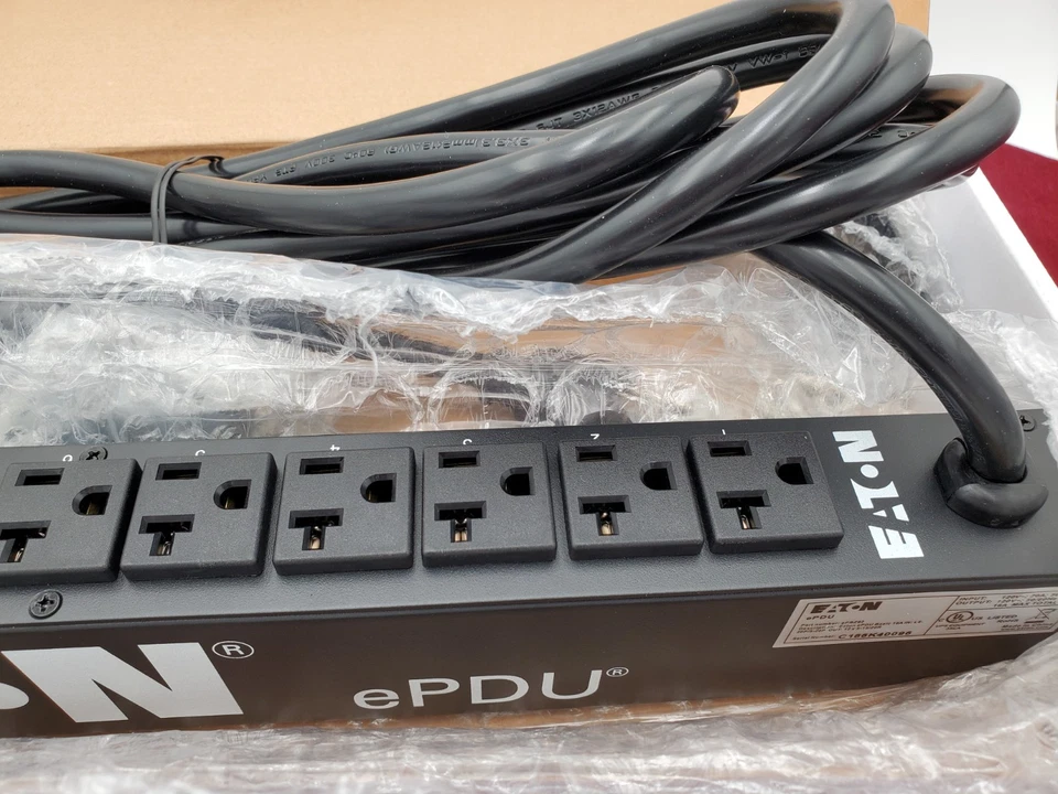 Eaton EPBZ82 Basic Rack PDU 1U, L5-20P Input, 1.92 KW Max, 100-120V, 15 Cord - Image 2 of 4