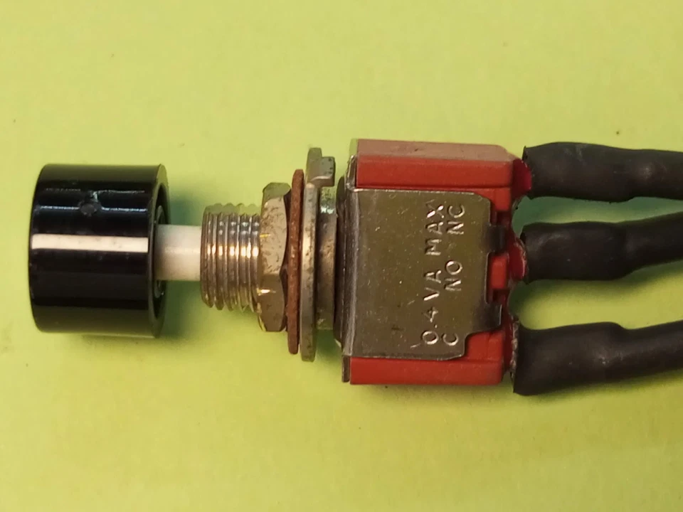 Interruptor pulsador momentáneo C&K 8125 SPDT 0,4 VA MAX lote de 10 Foto 2 de 4