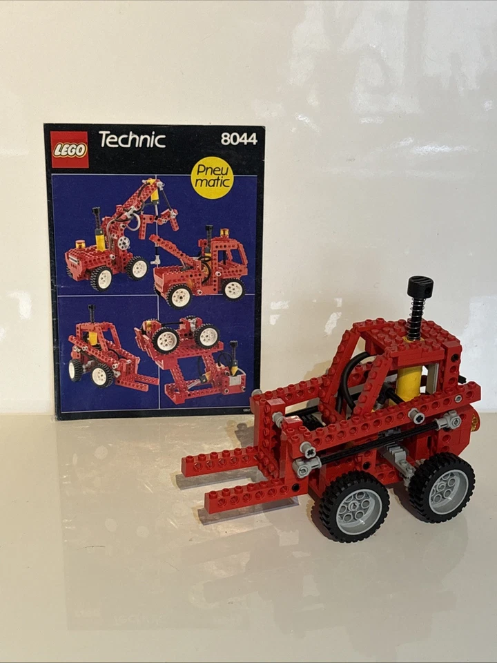 LEGO Technic 8044 Universal Pneumatic Set, photo 1 of 5