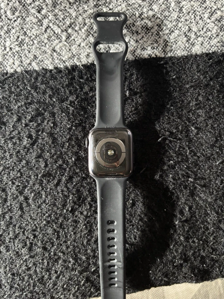 Apple Watch Series 5, photo 2 of 2