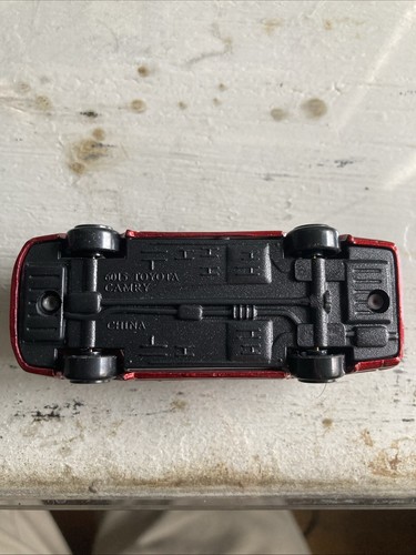 Raro Motormax Toyota Camry rojo escala 1/64 - Imagen 5 de 5