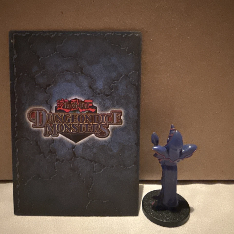 Yugioh Dungeon Dice MonstersDDM B1-02 Dark Magician Inglés 96KT Foto 2 de 3