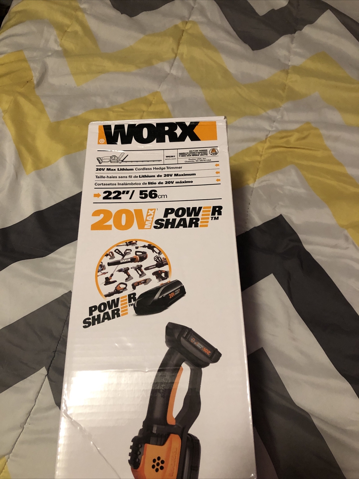 Worx WG261 20Volt Power Share Cordless Battery 22 Inch Hedge Trimmer Orange NOB
