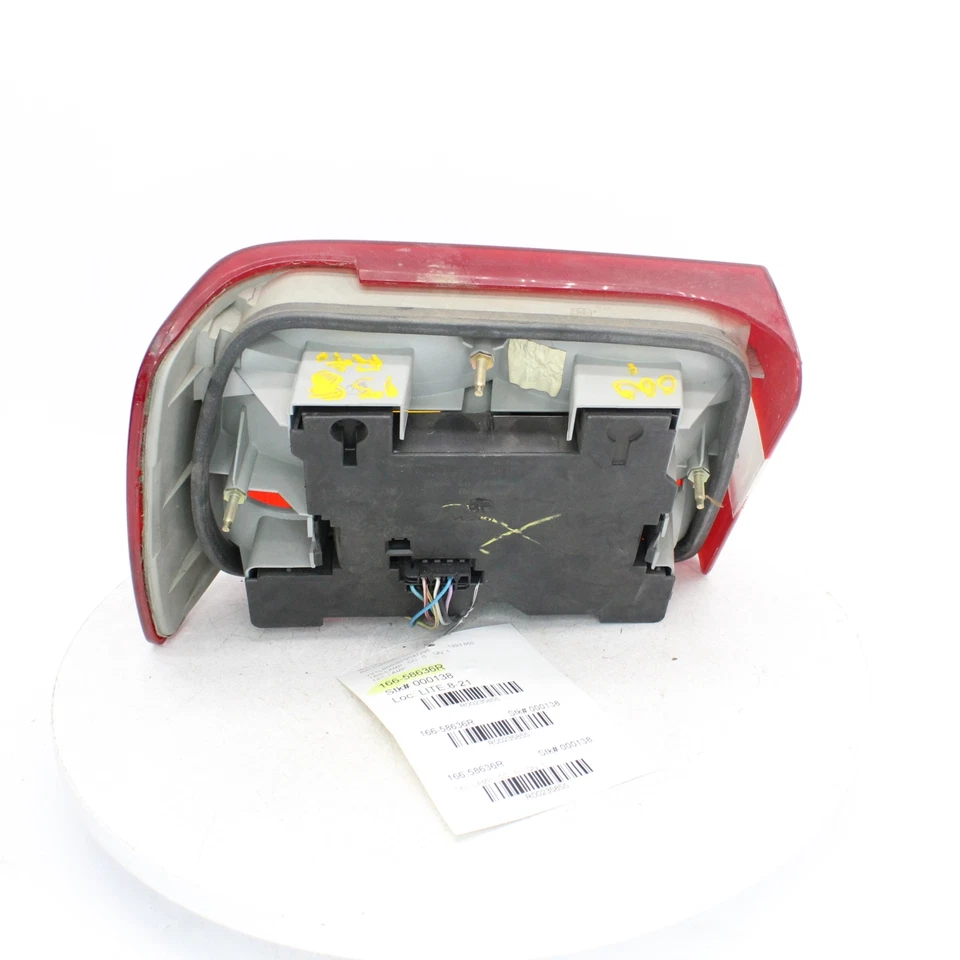 BMW 850 1993 lámpara trasera número de pieza 166-58636R Foto 4 de 4