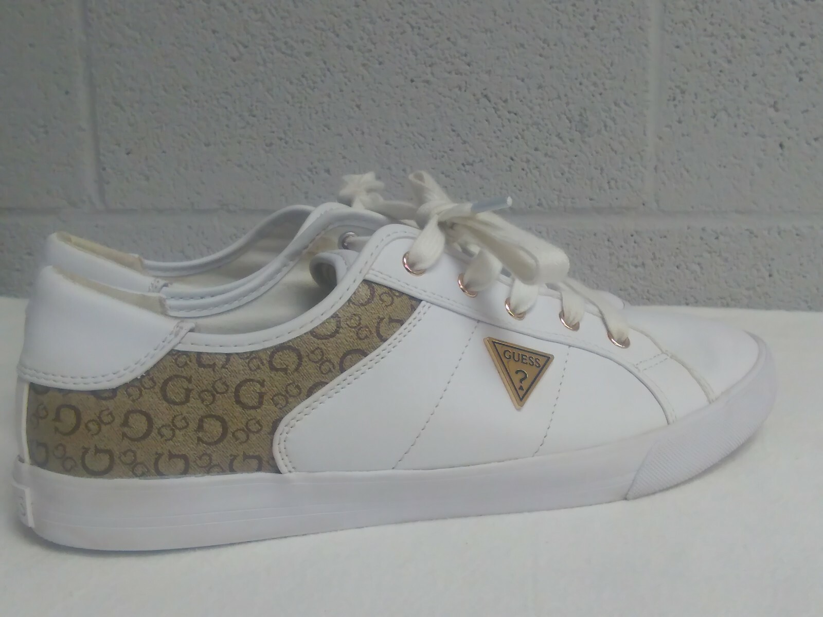 guess women's comly sneaker