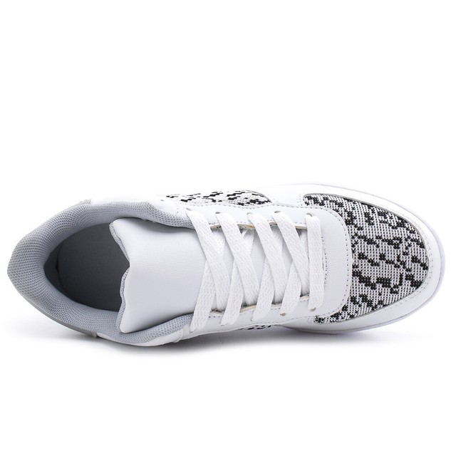 grey sanuk flip flops