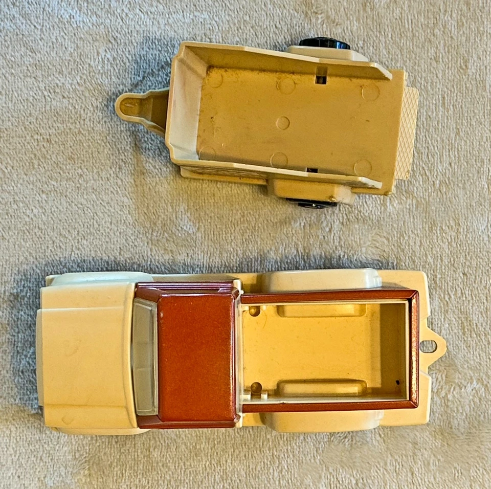 Camioneta pickup Tonka 1979 de metal y plástico con remolque para caballos Foto 4 de 4