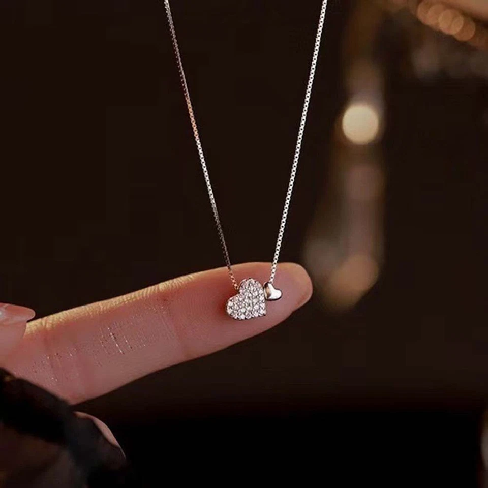 Collana con zirconi doppio cuore in argento una perfetta aggiunta alla tua colle - Immagine 3 di 4