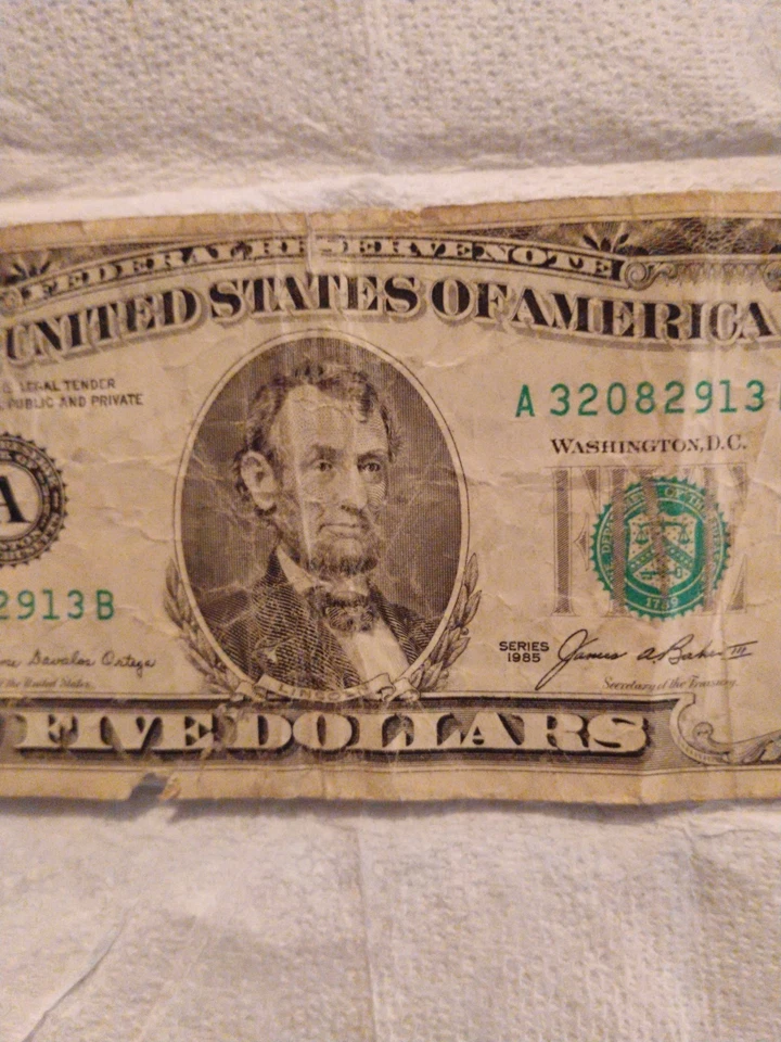 1985 Series $5 Dollar Bill Federal Reserve Note - Image 2 of 4