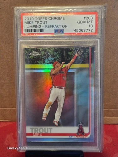 2019 TOPPS CHROME JUMPING-REFRACTOR #200 MIKE TROUT PSA 10 GEM MINT