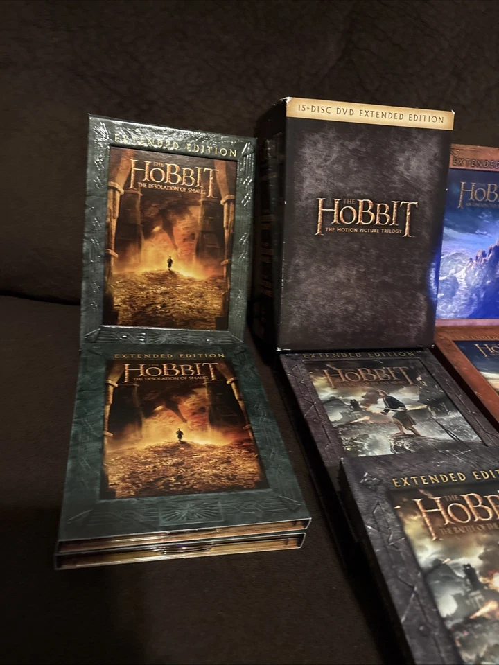 The Hobbit Motion Picture Trilogy Extended Edition 15-Disc DVD Box Set - Image 2 of 4