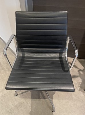 Vitra Eames EA108 Aluminium Chair   Leder, Designklassiker von Charles & Ray