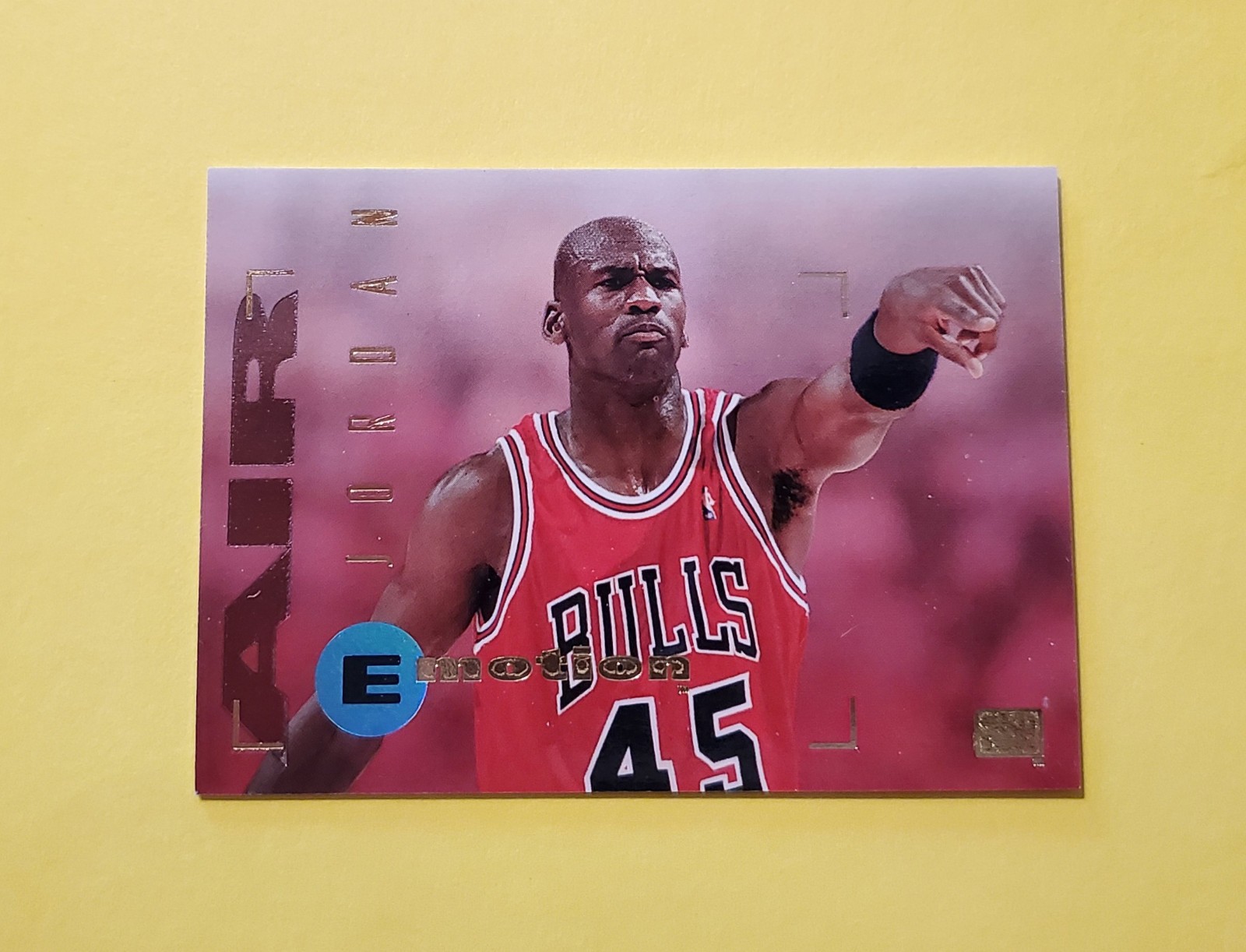 1994-95 SkyBox E-Motion #100 Michael Jordan