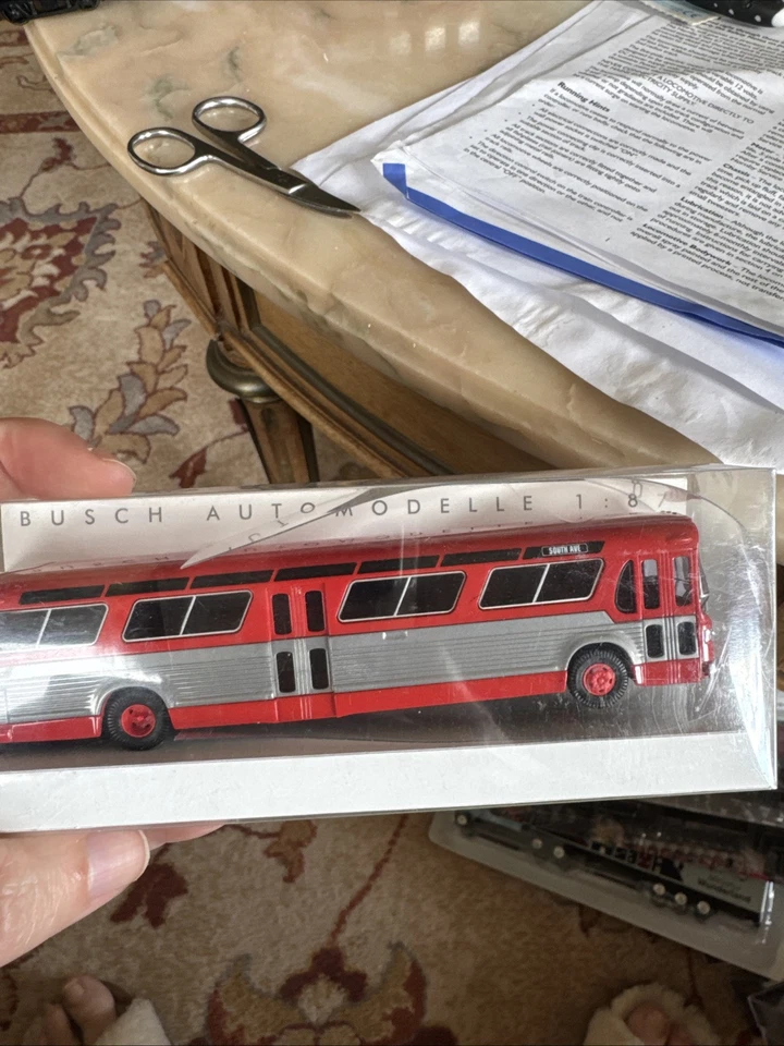 Bus Bus Busch 44501 GMC Fishbowl rojo escala 1:87 HO. NOB - Immagine 3 di 3