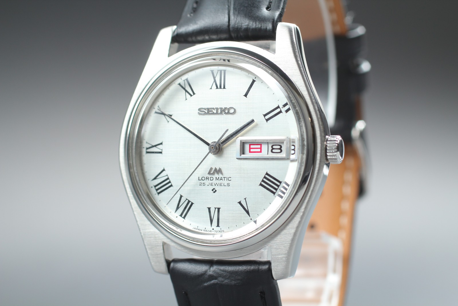 Vintage 1970 ' Kanji ' Seiko Lord matic 5606-7030 Roman Dial Watch From JAPAN