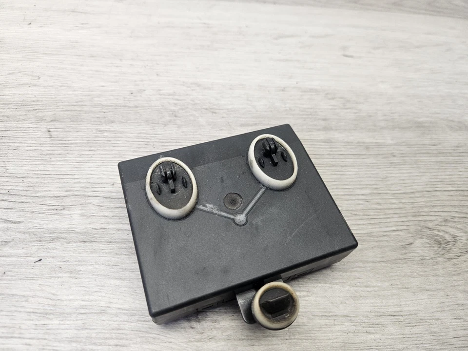 AUDI A3 QUATTRO 8V 2016-2018 puerta trasera izquierda módulo de control informático OEM Foto 2 de 3