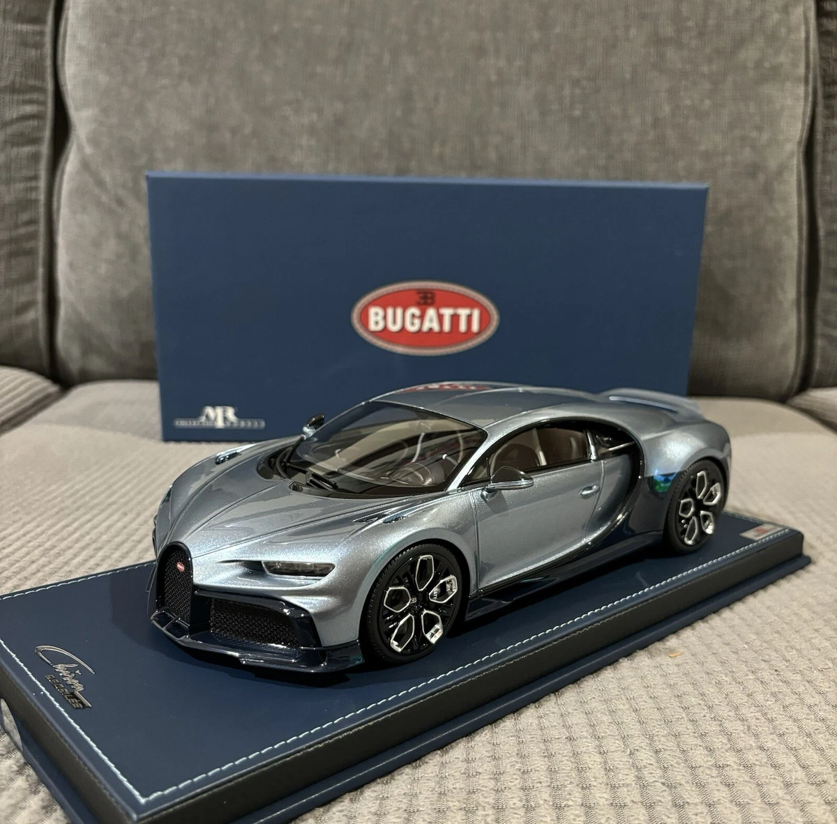 MR Collection Bugatti 1:18 Scale Diecast Cars, Trucks & Vans for