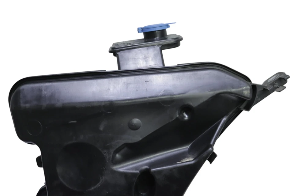 BMW M5 F90 Windshield Washer Fluid Reservoir Tank Assembly 2018 - 2023 OEM - Image 2 of 4