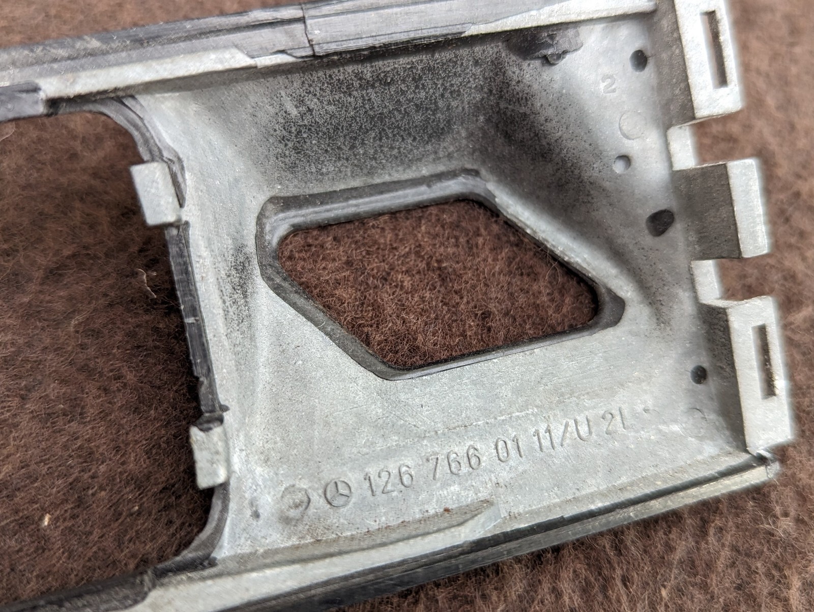 Original MERCEDES BENZ S W126 Recessed Handle Door Cover Left 