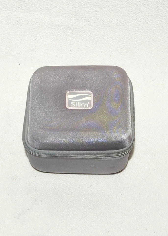 Dispositivo de exfoliación con punta exfoliante de diamante Silk'n Revit Microderm con estuche Foto 2 de 4