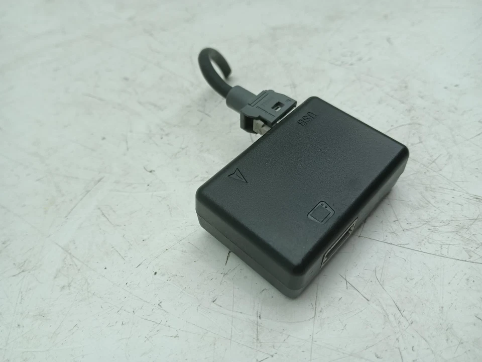 TOYOTA AYGO NAVIGATION MODULE USB ECU PZ41C90330 MK2 2014 - 2022 - Image 2 of 4