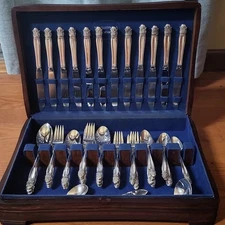 Service for 12 DANISH PRINCESS Silverplate Holmes & Edwards Flatware Set in Case