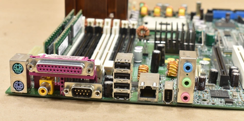 Fujitsu-Siemens S26361-D1691-A11 GS2, 1 x Xeon 3.20 GHz, 2GB Ram , - Image 3 of 4