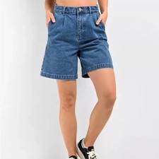 Vtg Bill Blass High Rise Pleated Medium Wash Denim Jean Shorts Sz 10