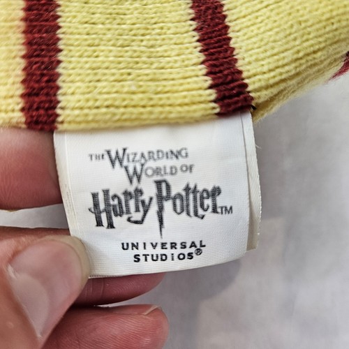 Universal Studios Harry Potter Gryffindor Beanie Hat Red Gold Cap Reversible - Picture 4 of 9
