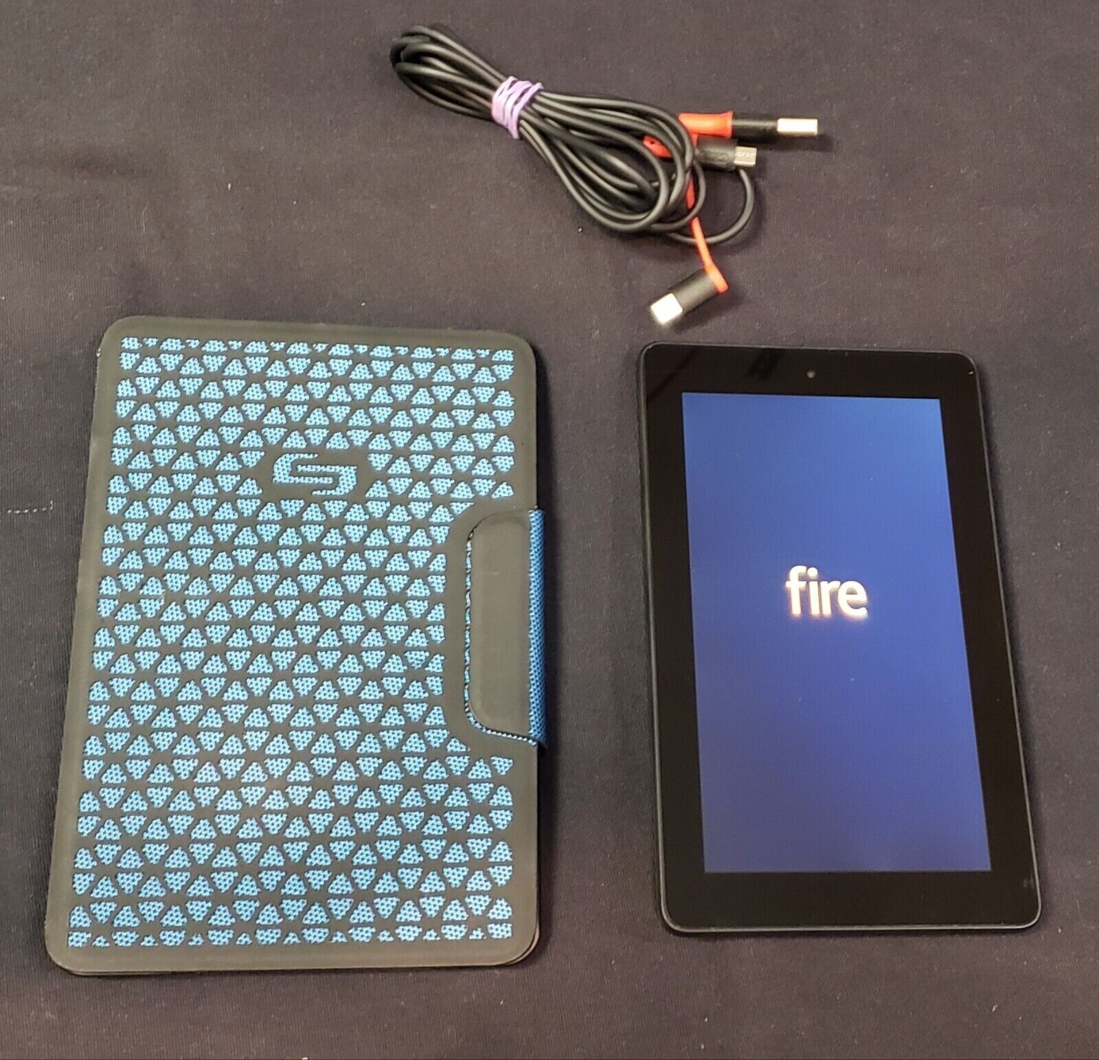 Kindle Fire 5th Gen Tablet with Case and Charger SV98LN  -image