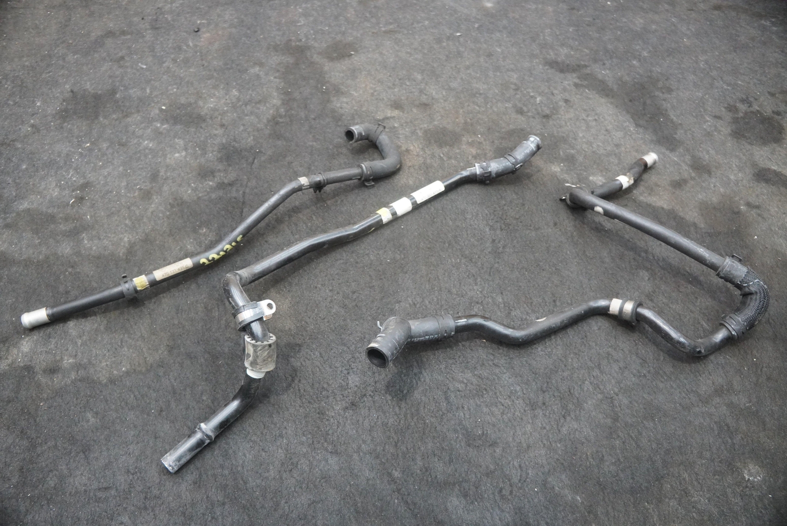 Set Fuel Vapor Canister Breather Tube Line 470131491C Lamborghini Aventador 2015