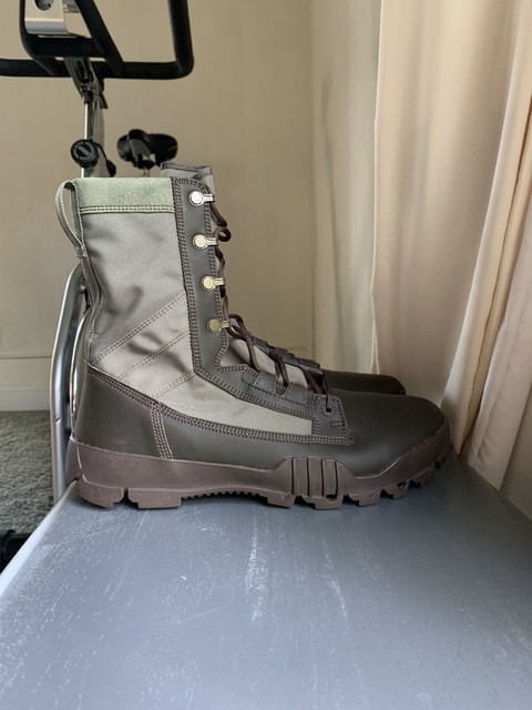 nike boots size 12