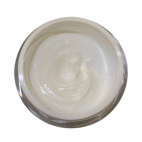 Daily Hydrate Organic Day Cream with Rose & Co-Enzyme Q10 - Picture 3 of 10