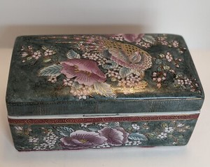 Vintage Qianlong Jiaqing Dynasty Porcelain Brush Box enameled w/gold accents
