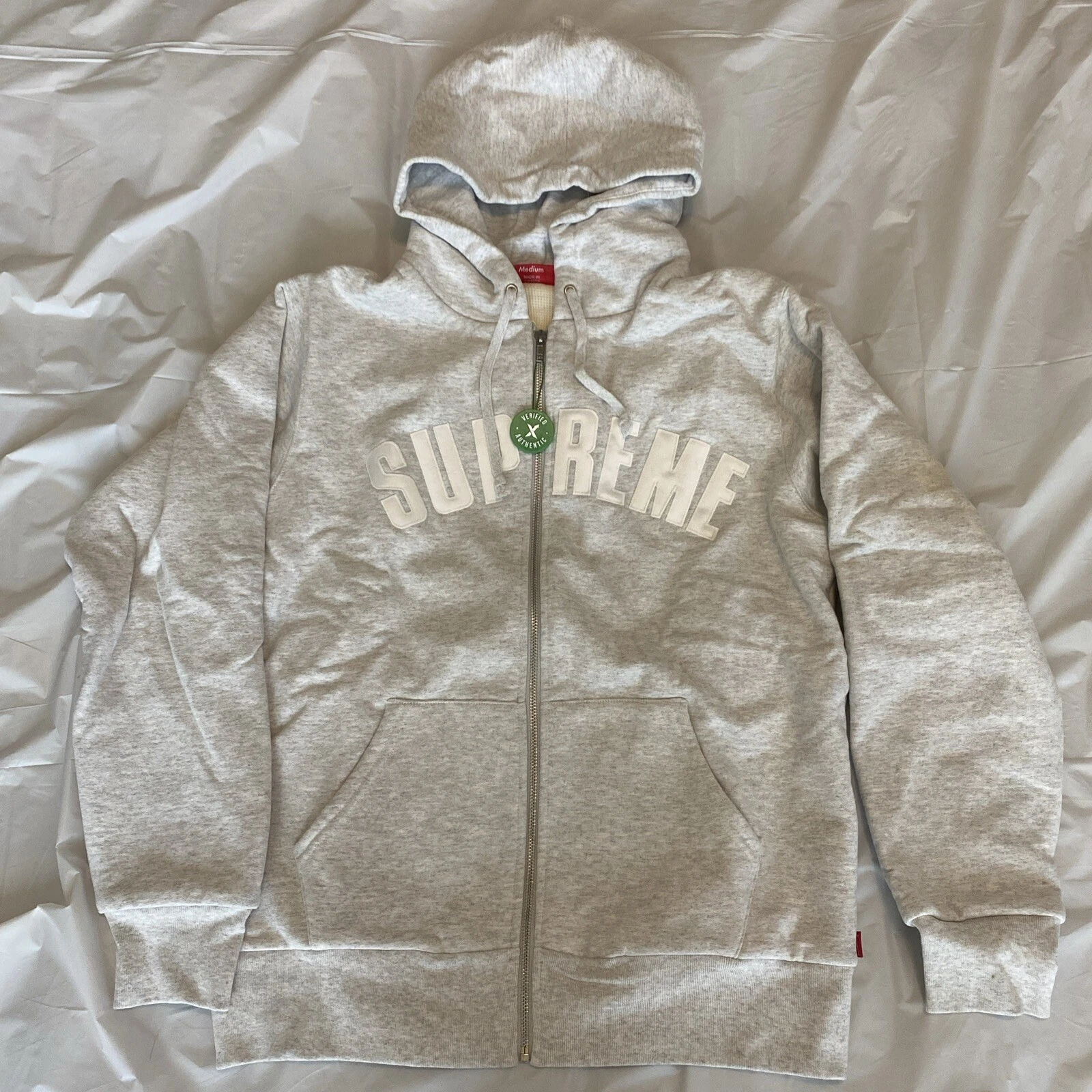 Sweat à capuche zippé thermique Supreme New York FW17 logo arc gris cendré moyen