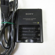 Sony Ni-MH Battery Charger BC-CS2A Charges AA or AAA Tested Working w/AC Cord