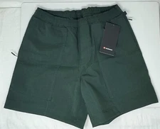 Lululemon Relaxed Fit Pull On Short Light Woven 7" Legacy Green   Size M Medium