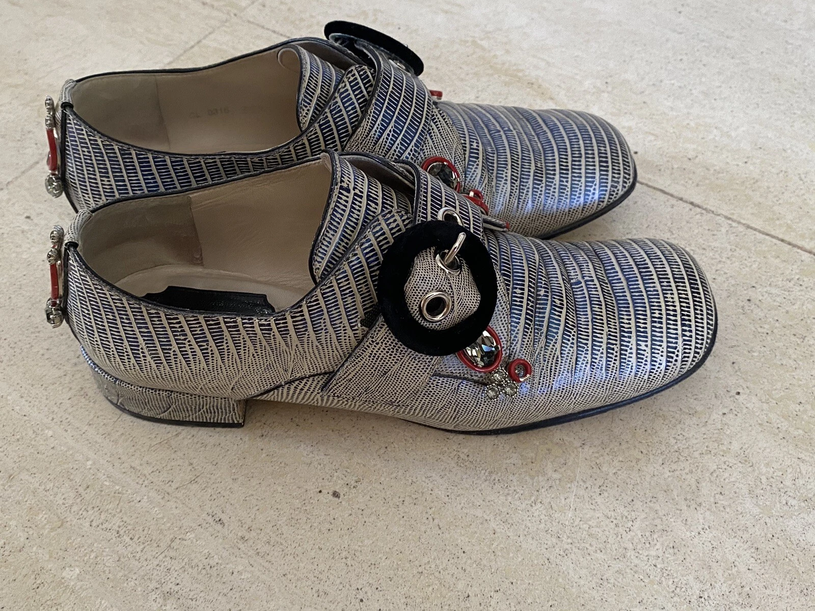 MOCASSINS CUIR CHRISTIAN DIOR T.35,5