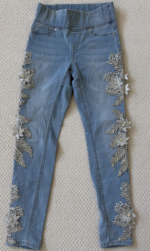Venus Woman's Embellished Pull On Stretch Waist Size 4 and skinny jeans size 5