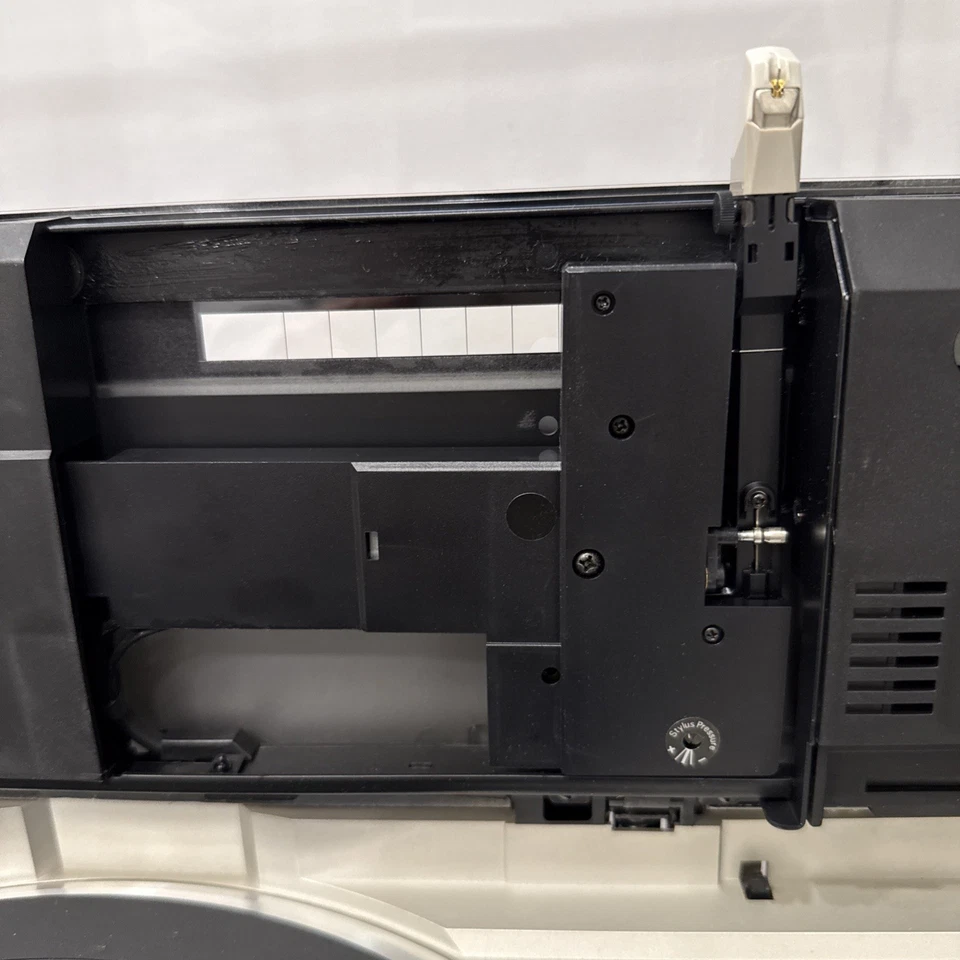 Tocadiscos Technics SL-QL5 de accionamiento directo de seguimiento lineal - plateado Foto 4 de 4