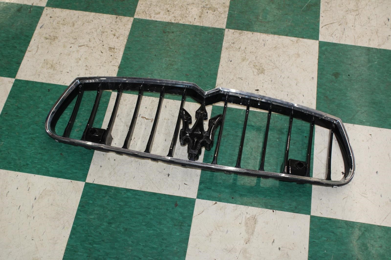 14-17 Ghibli Black Painted Grill OEM Center Upper Bumper Grille Factory WTY OE